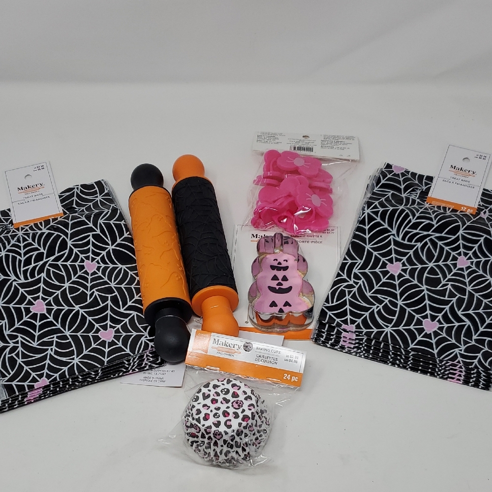 Halloween Bakeware Set - Treat Bags, Cupcake Rings ROLLING PINS, COOKIE CUTTER
